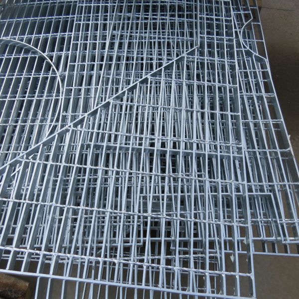 Hot Galvanized Steel Grating Pressure Welded Steel Grating Water Grate Well Cover Grating