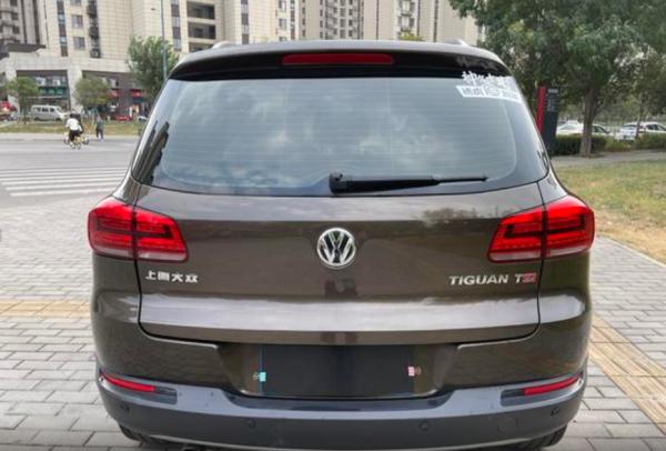 Tiguan 2015 1.8TSI Automatic 2WD Luxury Model SAIC Volkswagen Compact SUV Gasoline 1.8T 160HP L4 6-speed Manual