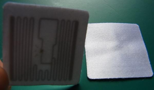 Customized Clothing UHF RFID Sticker Tags 512 Bits Memory Rfid Garment Tags