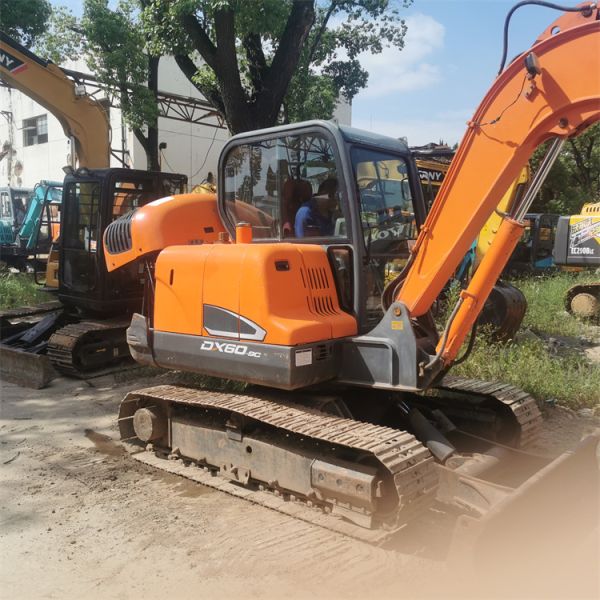Original Hydraulic Pump Mini Used Doosan DX60 Excavator in Shanghai Made in Korea