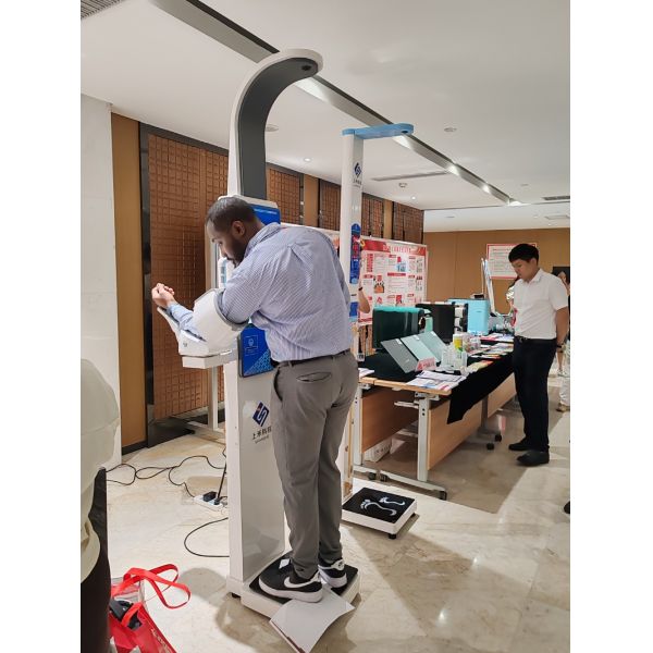 Self Service Health Kiosk Height Weight and Blood Pressure Scale for Pharmacy Body Composition Analyzer Machine