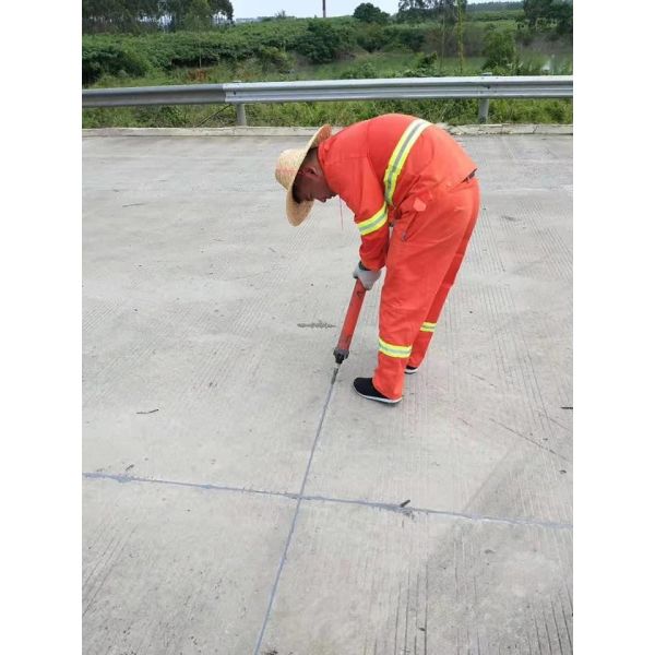 Self-Leveling Silicone Joint Sealant