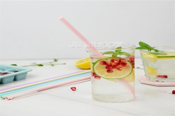 Collapsible Drinking Food Grade Silicone Straws Non - Stick Easy To Clean