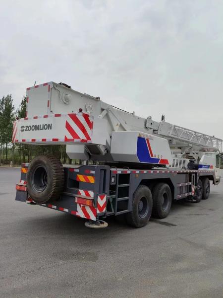 50 tonnes de grue de levage avec une hauteur de levage maximale de 40 m en excellent état