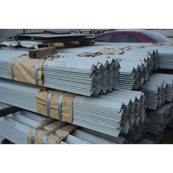 AISI 304 316 430 Stainless Steel Angle 3mm - 24mm Hot Rolled Equal Type