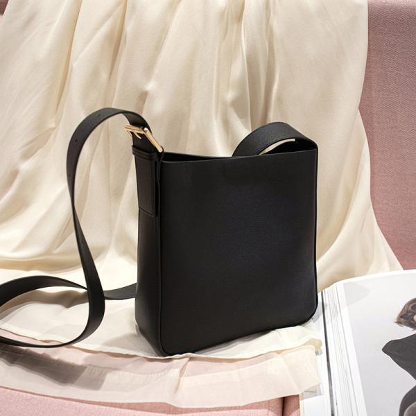 White Thin Strap Crossbody Bag 22cm 14cm Polyester Lining