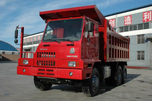Sinotruk howo heavy duty loading mining dump truck for big rocks in wet mining road