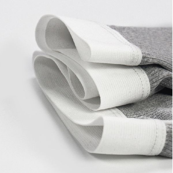 Добыча йоги женщин спортзала сексуальная замыкает накоротко сводку боксера лета коротких брюк спать танца спорта атлетическую