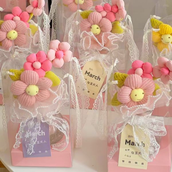 Hand-Knitted Flowers Perfect Mother's Day Gift for Mom Fabric Artificial Flower Bouquet Hug Bucket Decor Keepsake Souvenir