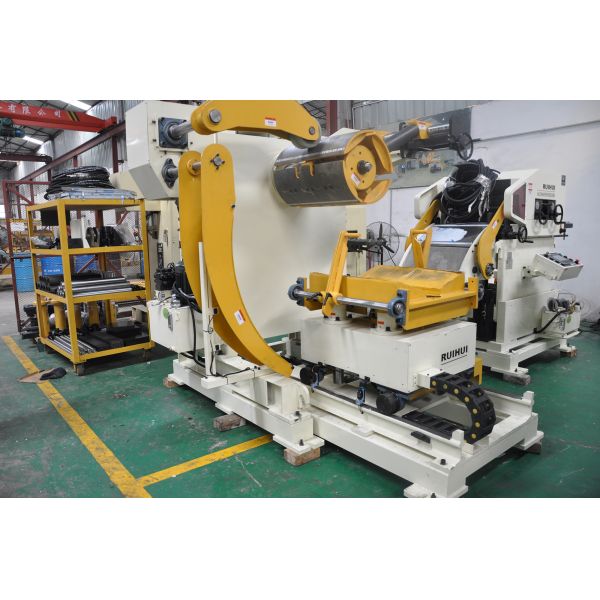 24 м/минимального   фидера раскручивателя Декоилер линейной скорости с толщиной материала 0,3 до 3.2мм