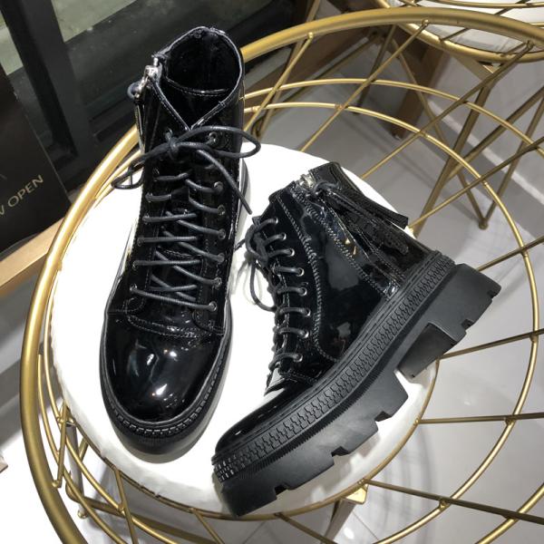 Stacked Rubber Soles Ladies Flat Boots Brushed Leather Motorcycle Boots