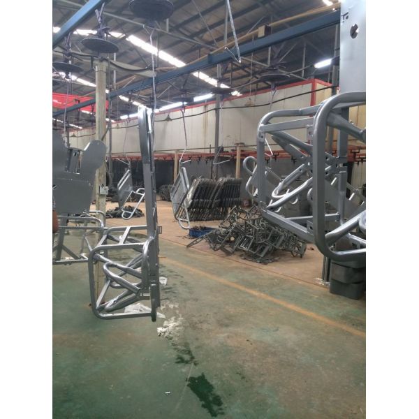 Части электрического велосипеда запасные пудрят покрывая производственную линию