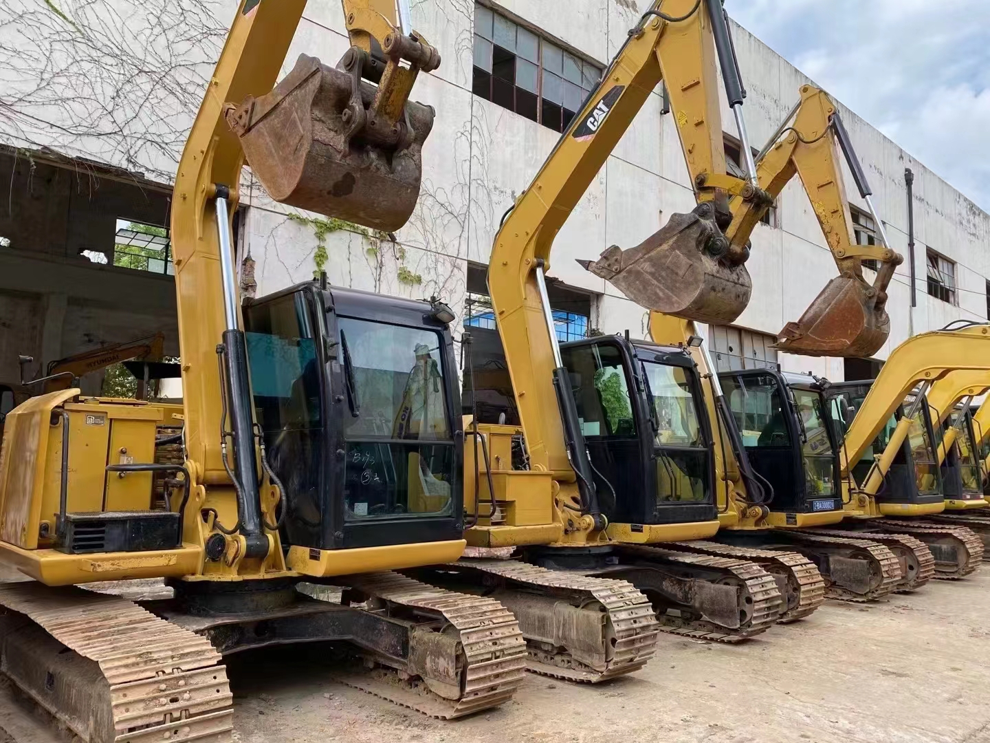 Использованная экскаваторная машина Cat 307E уровень 2 стандарты выбросов низкое потребление топлива