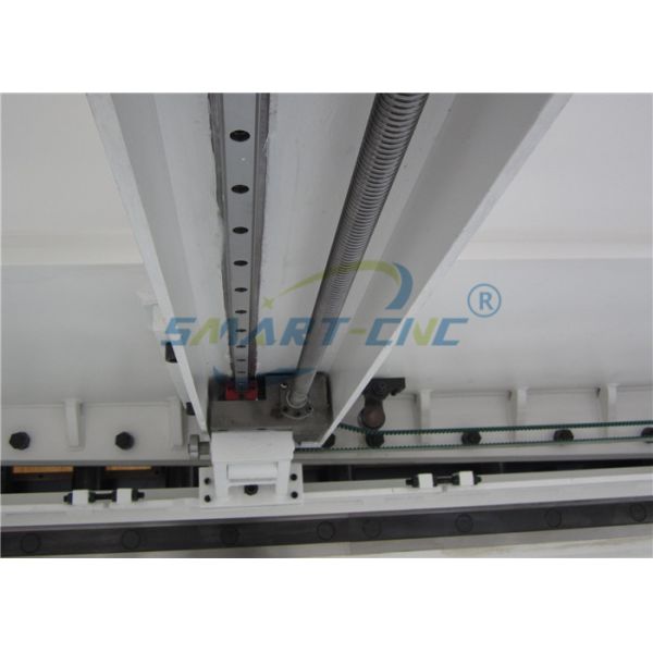 Swing Beam Hydraulic Shearing Machine Firm Steel Plate Welded Construction