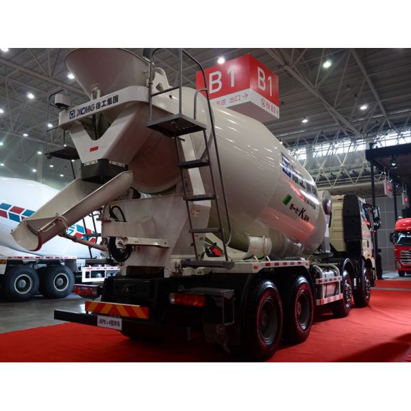 Sinotruk Concrete Mixer Truck 12CBM Tank With Euro II Emission
