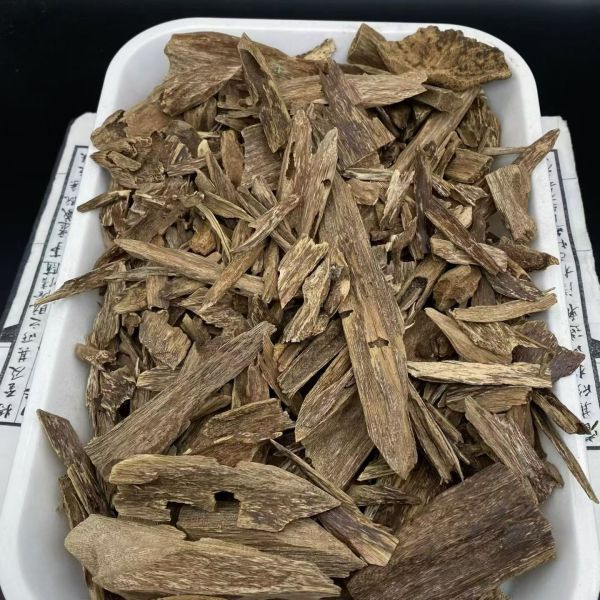 Pure OUD Agarwood resin with deep rich scent suitable for luxury perfume manufacturing and aromatic therapeutic products