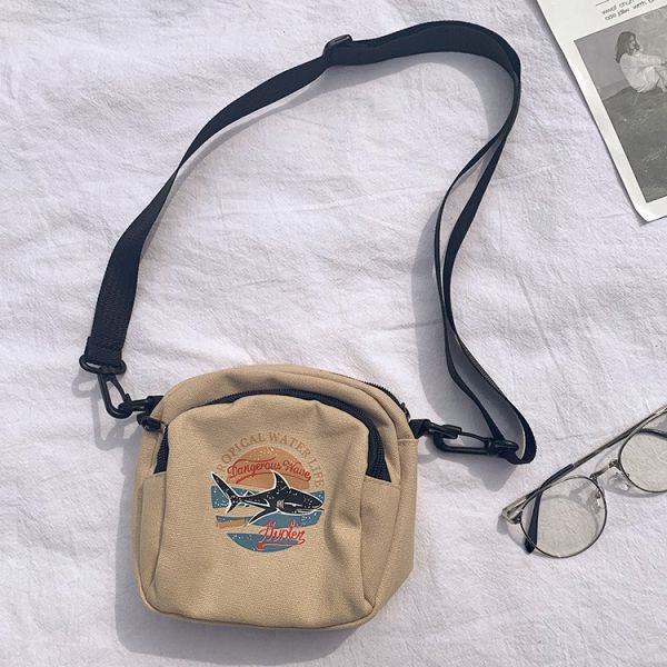 Fashion Canvas Messenger Bag for Daily Life Long Strip and OEM/ODM Acceptable