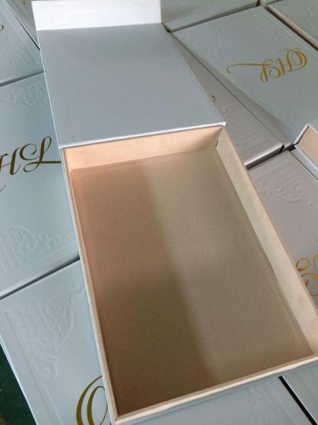 Customized luxury packaging bookstyle box magnetic closure gift paper box with logo hot foiled