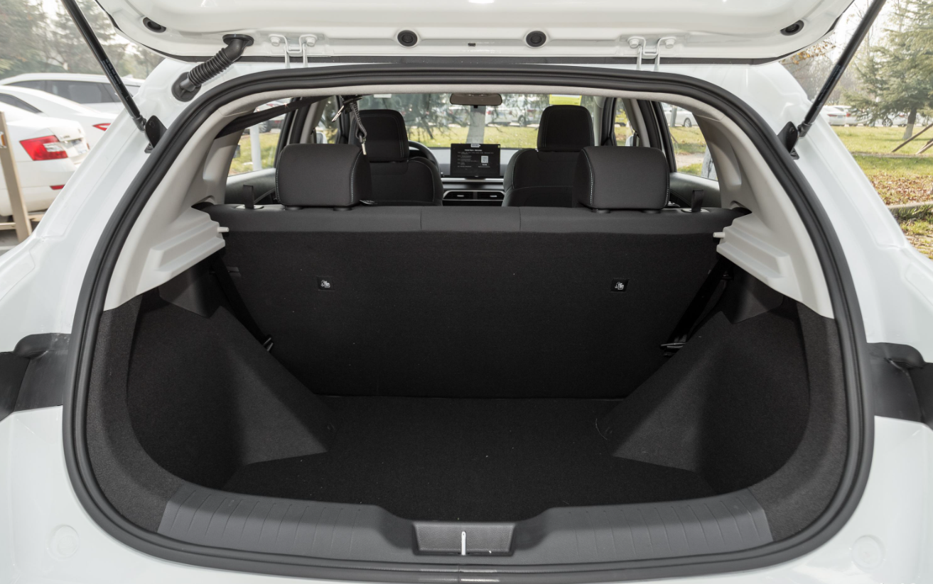 Standard Edition BYD E2 Electric Car Compact Electric SUV 401km