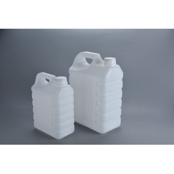2L Plastic Jerry Can With Tight Head And Screw Lid 160g Tare Weight 2mm Wall Thickness