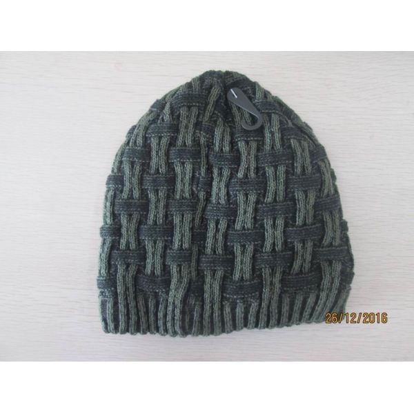 Acrylic knitted hat with jacquard technology and fleece lining inside