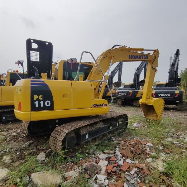 В хорошем состоянии Коматсу использовал экскаватор Pc110 Япония импортировала подержанный экскаватор