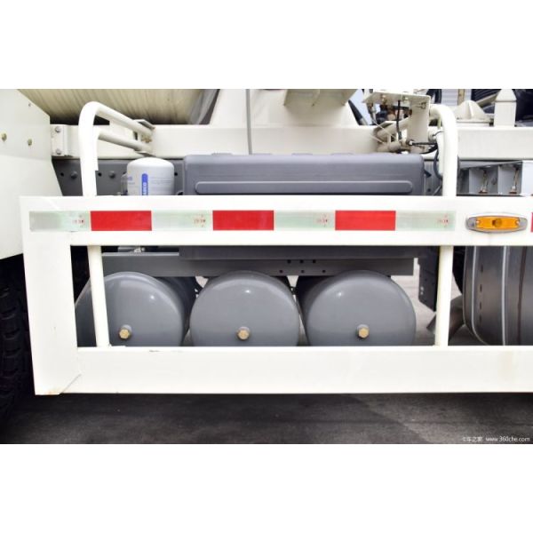 Manufacturing Plant HOWO T5G 340 Horsepower 6X4 5.99 Square Concrete Mixer Truck
