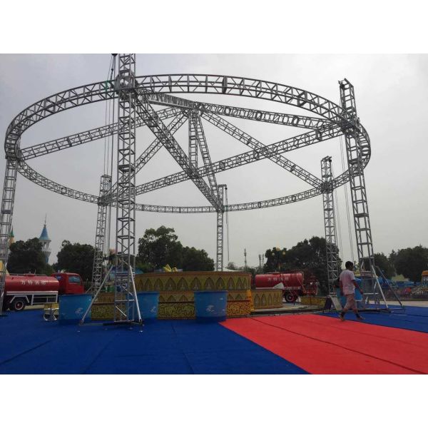 Performance Stage Lighting Truss , Customized Vertical Lighting Truss Adjustable Height