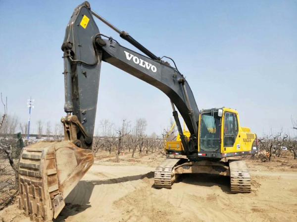 Máquina escavadora usada pesada da maquinaria, máquina escavadora de 29 toneladas de EC290BLC Volvo que move-se pela corrente