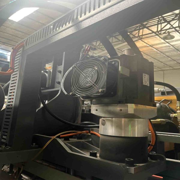 Fully Automatic PET Plastic Water Bottle Molding Machine For Pure Water Production