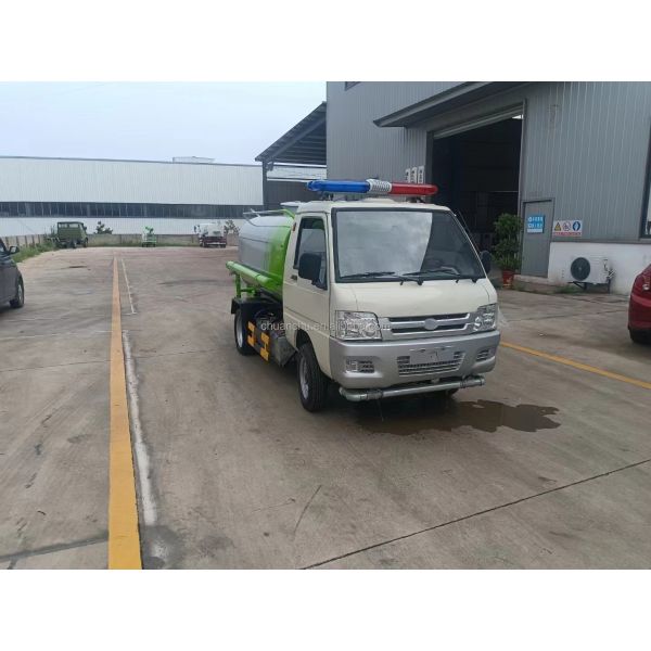 Armoire à brouillard à six roues électrique pure Dépoussiérage mécanique Armoire à brouillard routier camion de rinçage