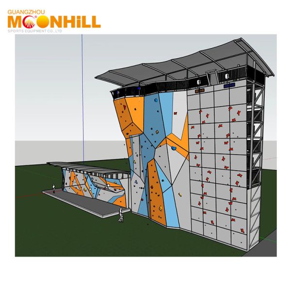 Тренируя скорость веревочки взбираясь водоустойчивое стены на открытом воздухе крытое для спортзала школы