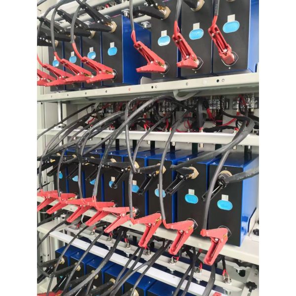 Блоки батарей лития клетки батареи 100ah иона батареи лития 3.2V3.7V ODM LiFePO4 OEM Li 135ah 206ah 280ah 302ah Lifepo4