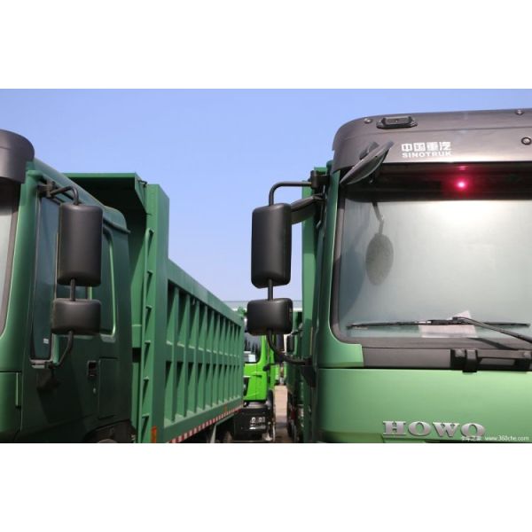 Right Driving 23 Sinotruk HOWO-7 375hp 8X4 7.6m Dump Trucks for Hot Boutique Used Cars