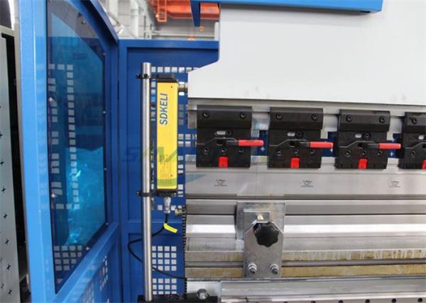 High Performance Hydraulic Press Brake , 6m Press Brake Machine For 3mm Sheet Metal