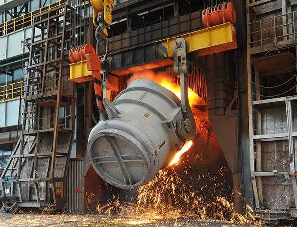 Электрическая плавильная печь стального чугуна Металлургическая машина Металлургический плавильный завод