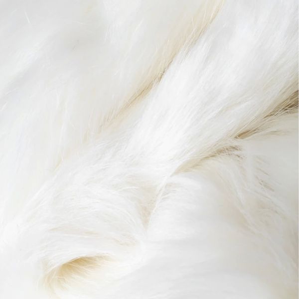 Women‘s Demure and Dreamy Snowy White Faux Fur Stole