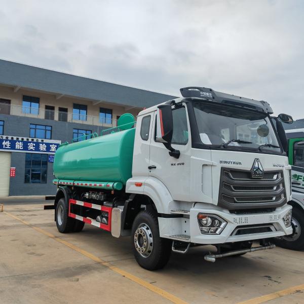 Sinotruk Howo Water Tanker Truck 15001L - 30000L Water Delivery Truck