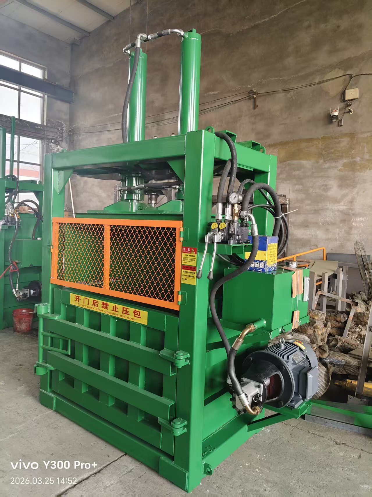 PLC Semi Automatic Waste Paper Baler Machine With Auto Wire Threading And 60 Ton Hydraulic Pressure