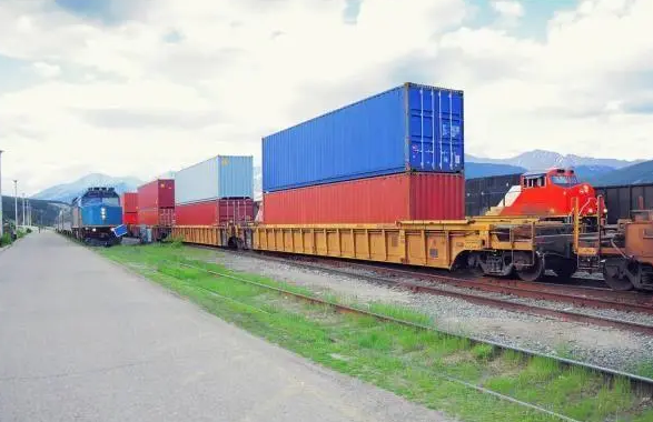 Компании Шанхай грузового транспорта корабля железнодорожные к Европе Франции Португалии