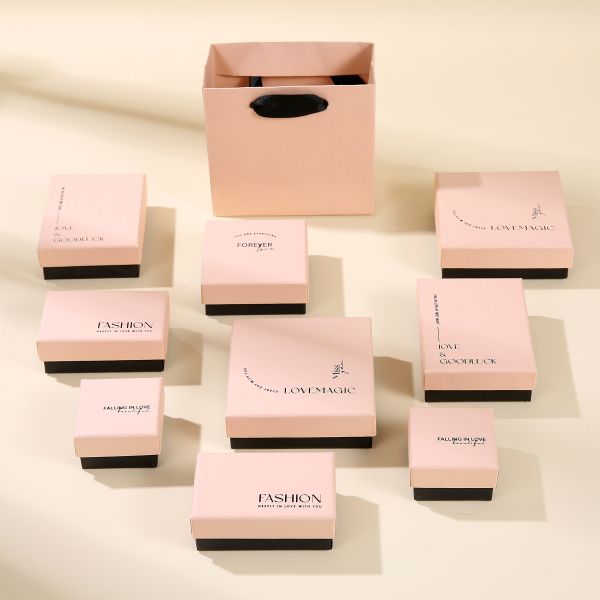 Caja de brazalete rosa Collar de anillo de joyería personalizada Caja de embalaje de joyas Caja de pendientes mayorista