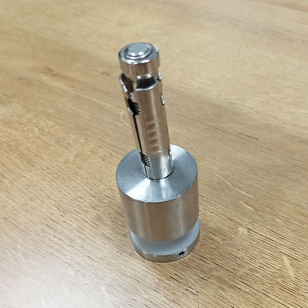 Pinos de resistencia de acero inoxidable ajustables de fijación de pared de montaje de balustrada de vidrio