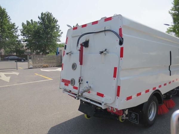 Burnishing Euro 6 Small street cleaner truck Cleaning Machine