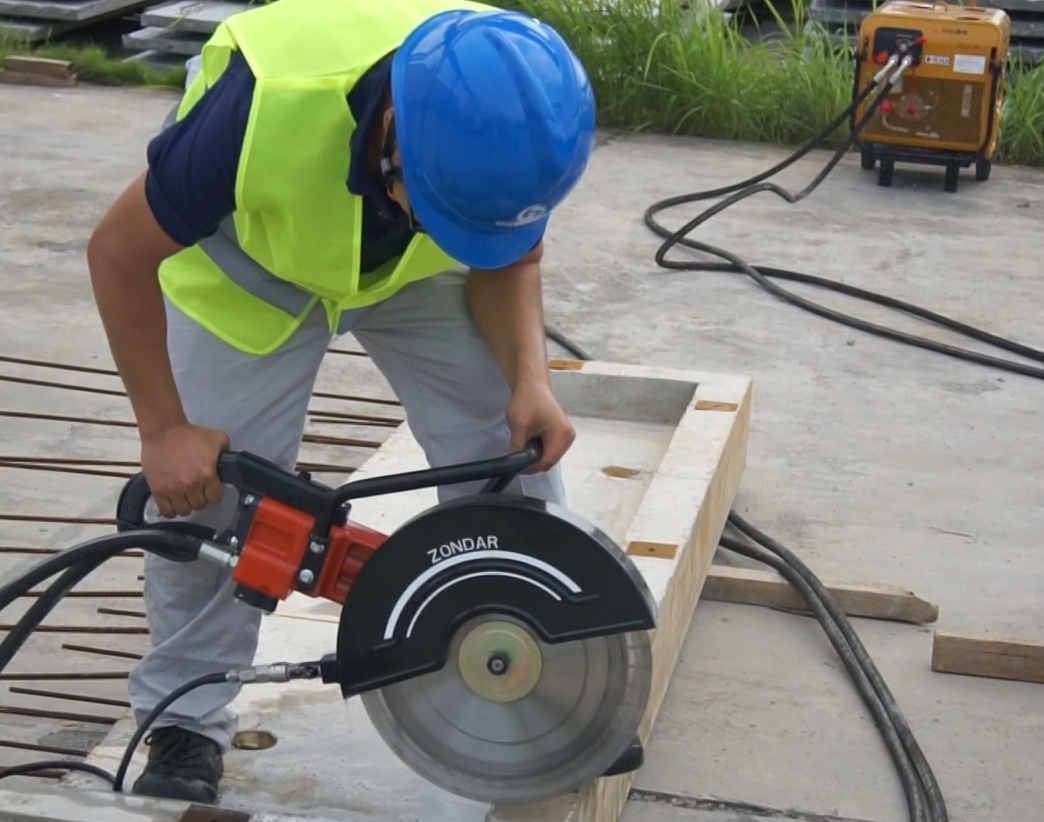 355mm гидравлическая отрезка пила 20-40Lpm для конкретного асфальта металла