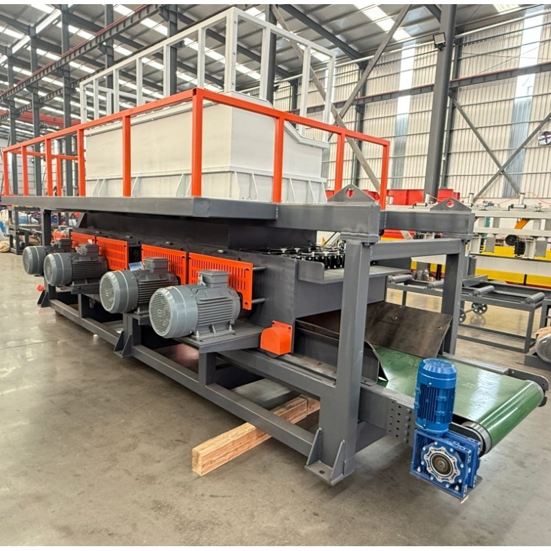 Electric Motor Wood Shaving Machine with Protective Covers and 200 to 4000kg/hour Capacity for Industrial Use