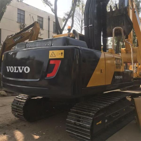 Top- 2022 Year Model Used Volvo EC210 Excavator in Korea with 0.9 m3 Bucket Capacity