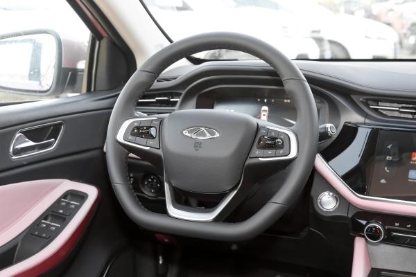 Carro posto Chery Arrizo do combustível da família 5 motor do sedan 1.5L dos assentos do automóvel 5 do sinal de adição