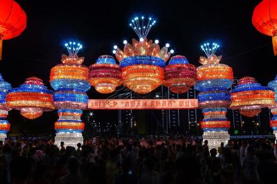 Grande lanterna artificial da tela, lanternas exteriores feito-à-medida do Natal