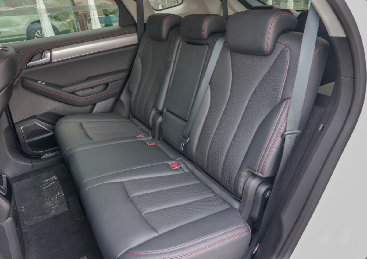 Véhicule électrique BYD à deux roues motrices BYD Tang 2019 180KW Création commune intelligente et type de joie