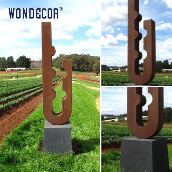 Внешний сад Металлическое искусство U-образная геометрия Противоупорная на погоду стальная скульптура